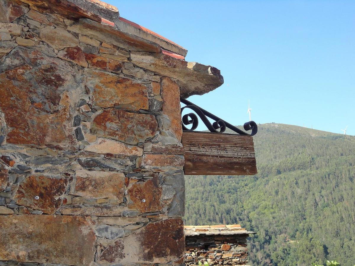 Vila Casa Dos Livros Talasnal Exteriér fotografie